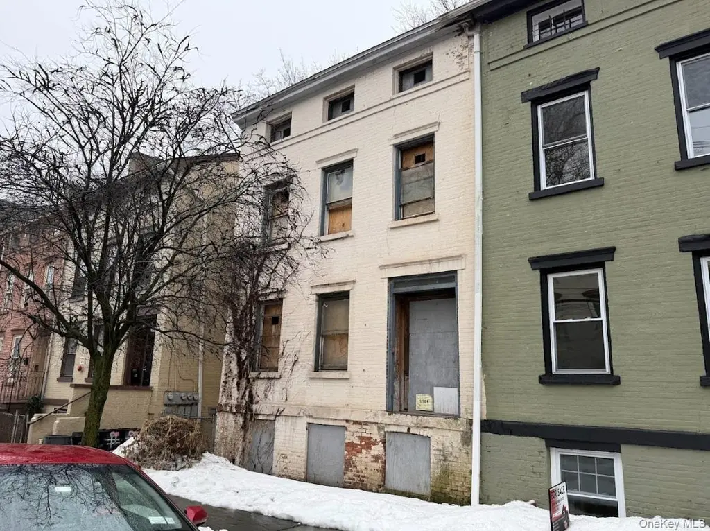 169 Chambers St