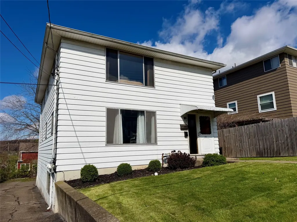 121 Taylor Ave