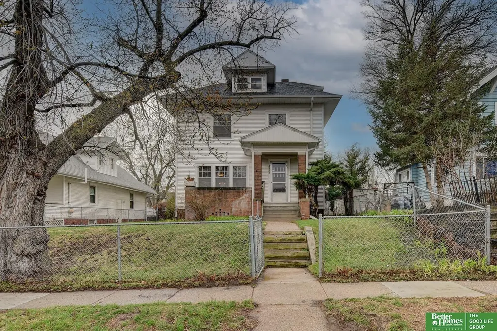 4323 Parker St