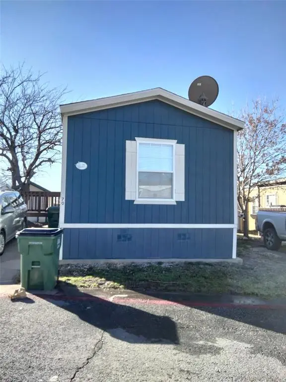 709 N Collins Fwy #70