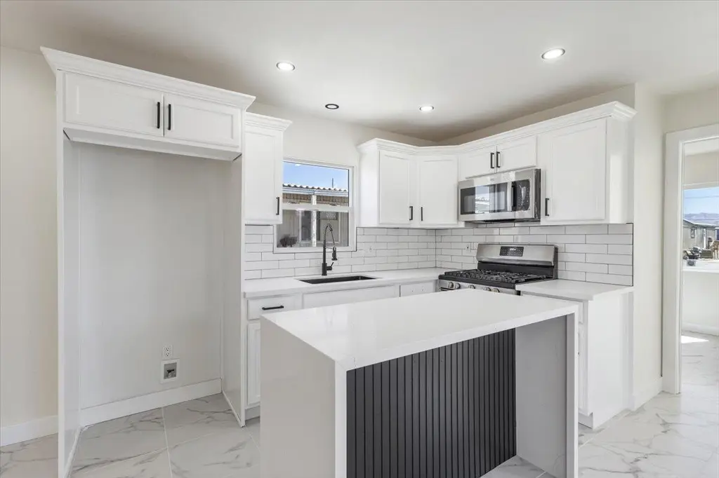 17069 N Indian Canyon Dr #86