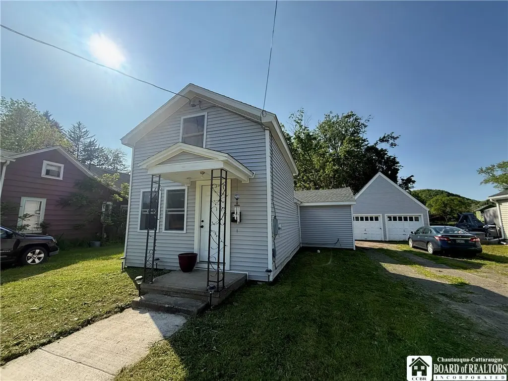 421 E Connell St