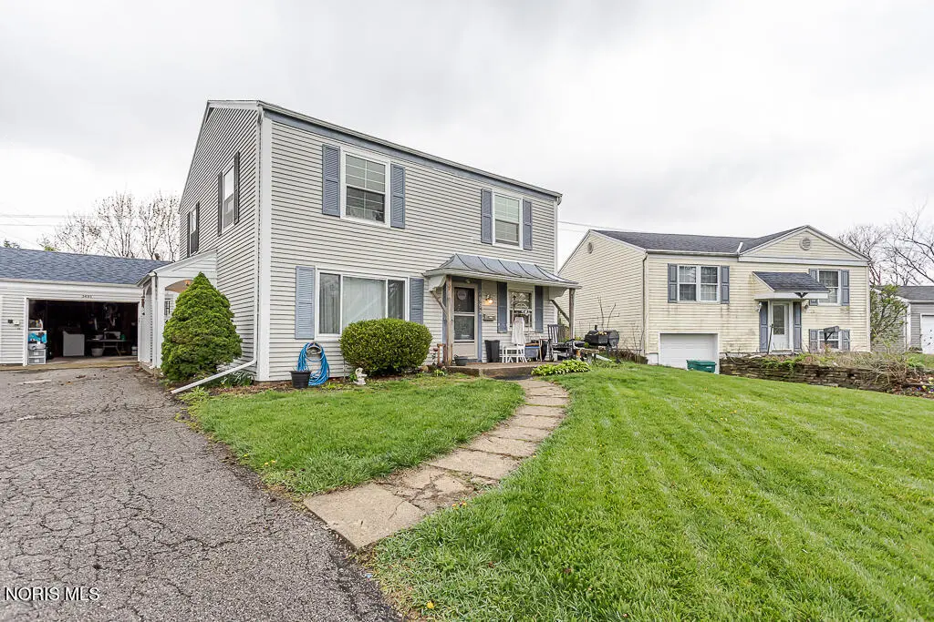 3693 Lakepointe Dr
