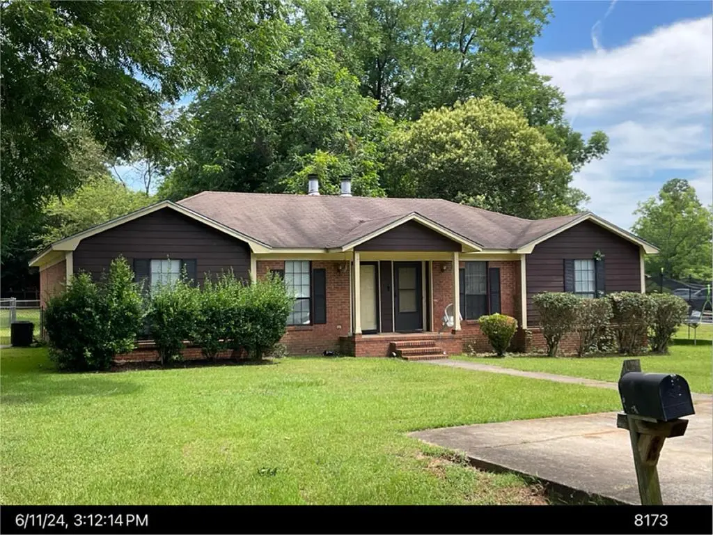 2608 Colonial Dr