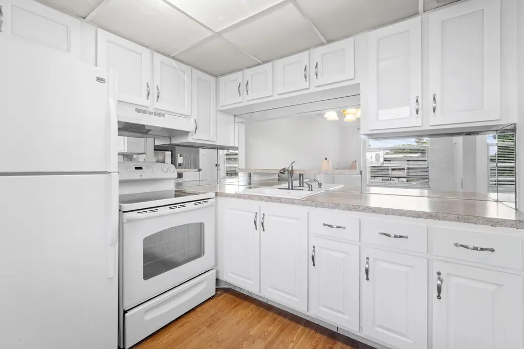 9080 Lime Bay Blvd #309