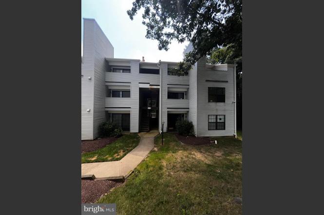 1641 Carriage House Ter Unit 1641-F