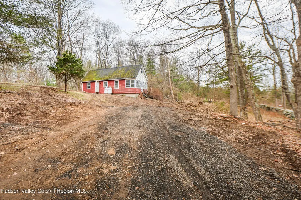 449 Spillway Rd