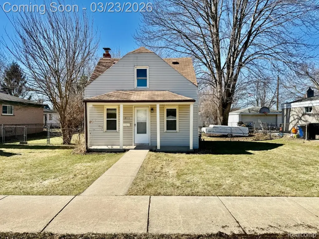 12111 Leverne