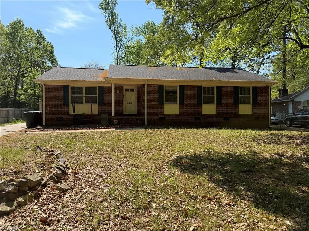 323 Largo Dr