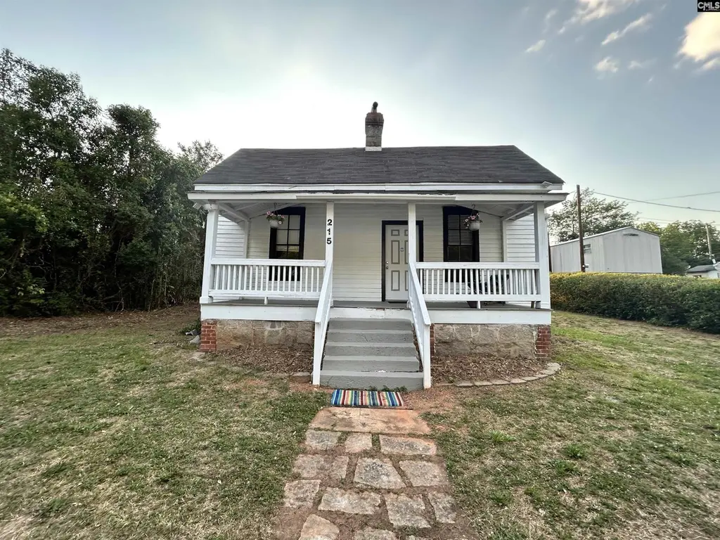 215 Eighth St