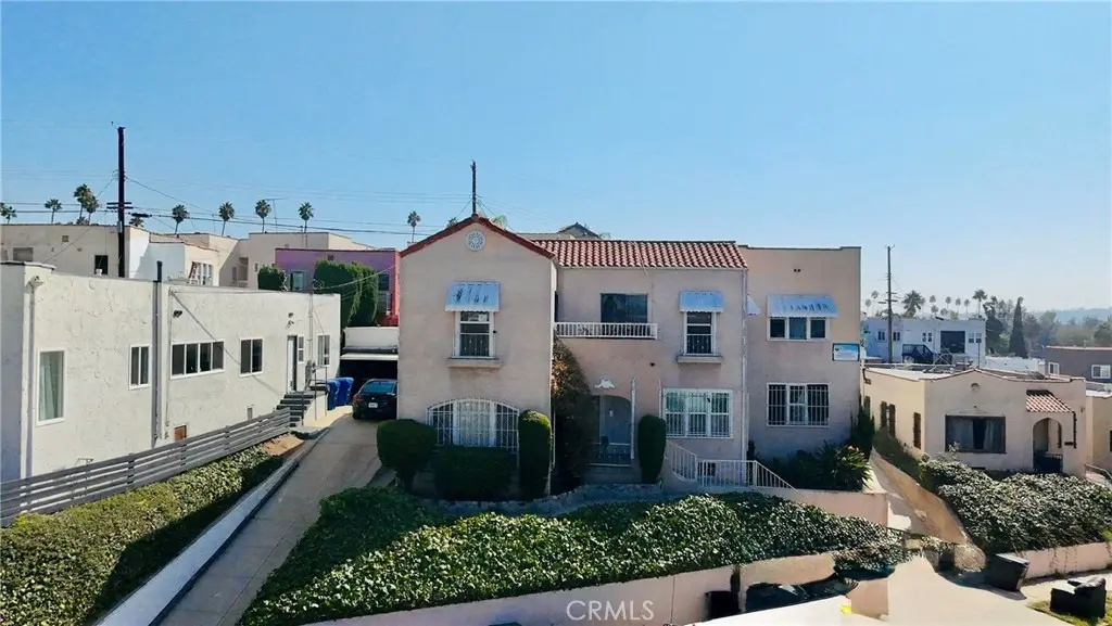 2116 S Palm Grove Ave