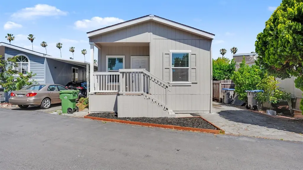 900 Golden Wheel Park Dr #10