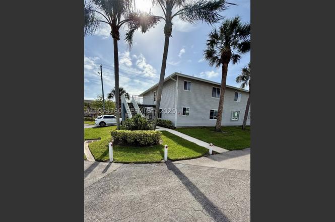 150 SE Village Dr #150