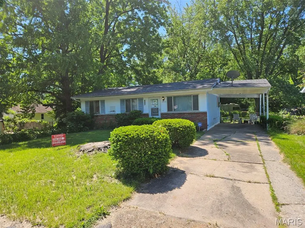 1920 Crown Point Dr
