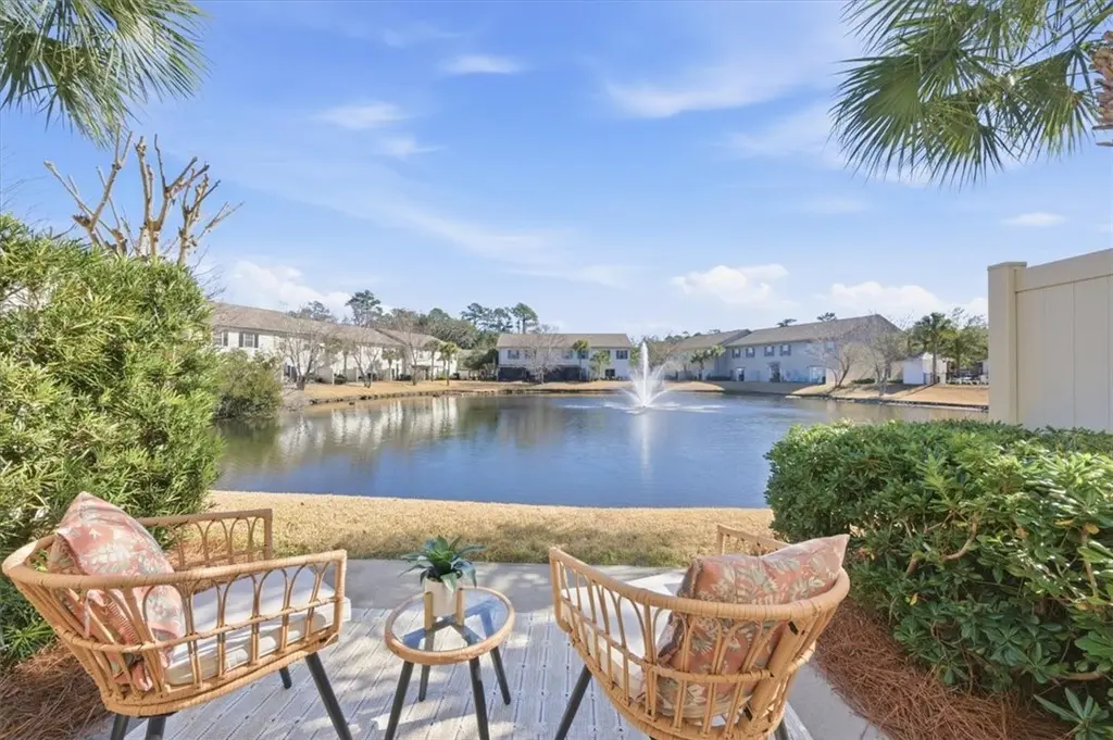 205 Reserve Ln