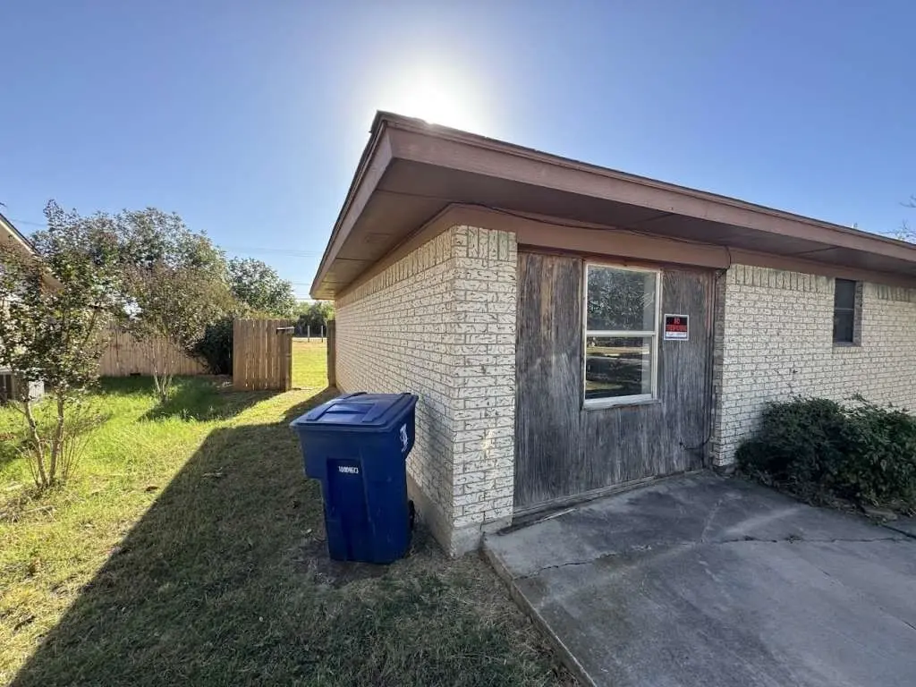 4322 Brookdale Dr