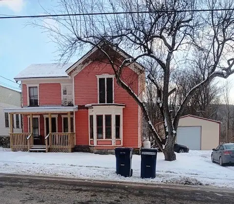 138 Main St