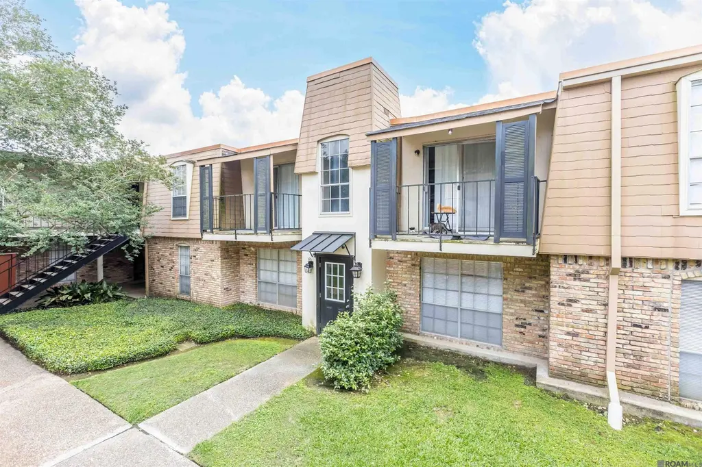 2100 College Dr #37