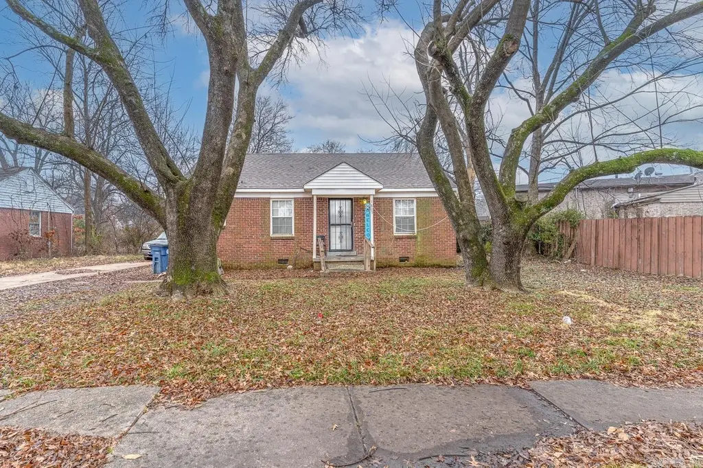 1805 Goodwin Ave