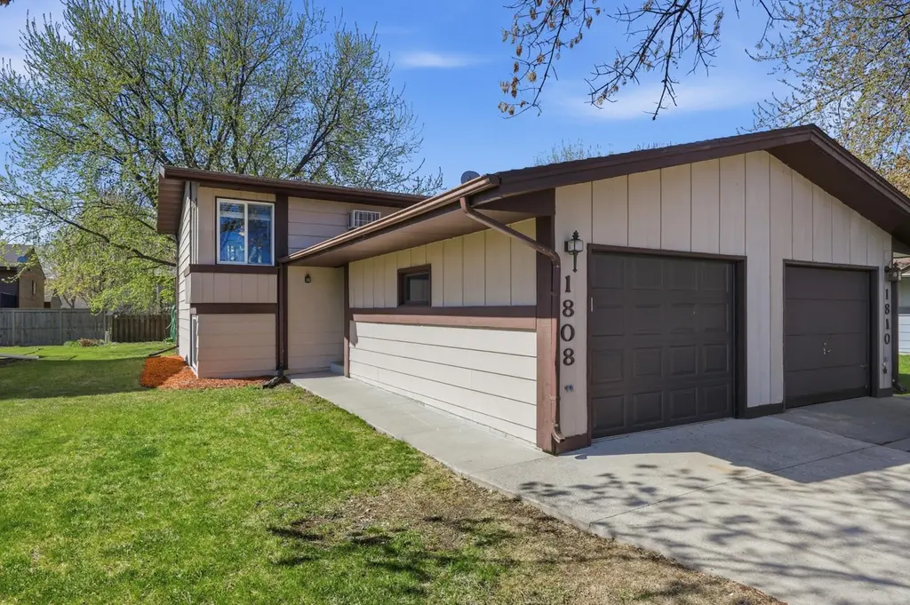 1808 28th Ave S