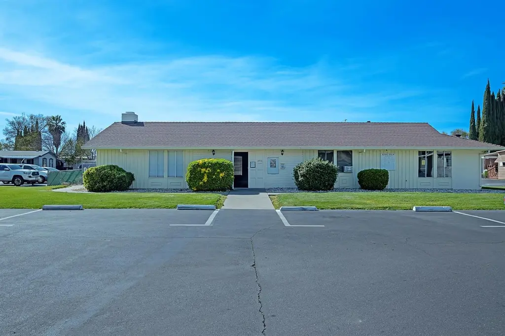 840 Bourn Dr #7