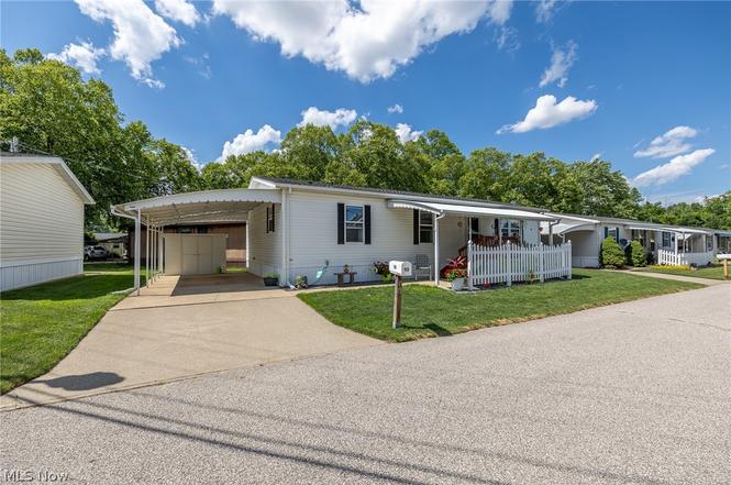 10 Cherry Ln
