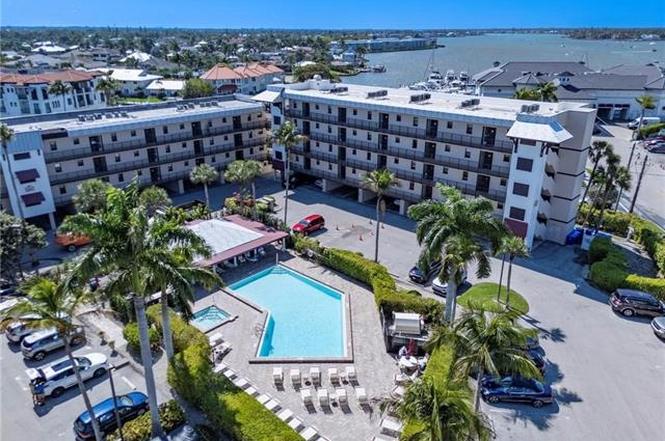 803 River Point Dr Unit 107B