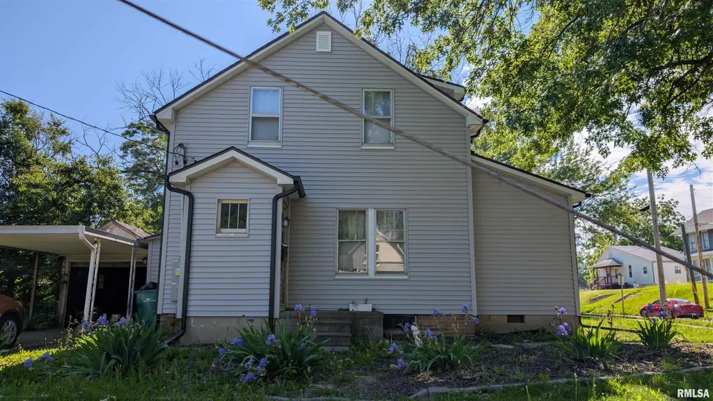 432 W Calhoun St