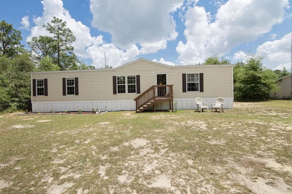 360 Michigan Ln