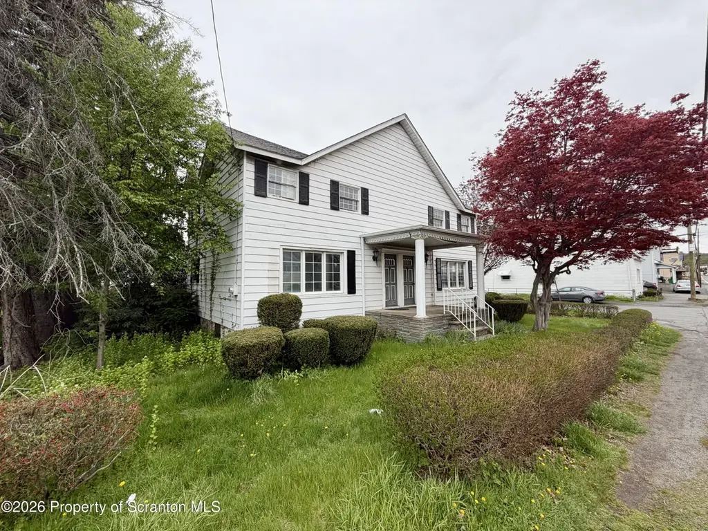 325 N Main St