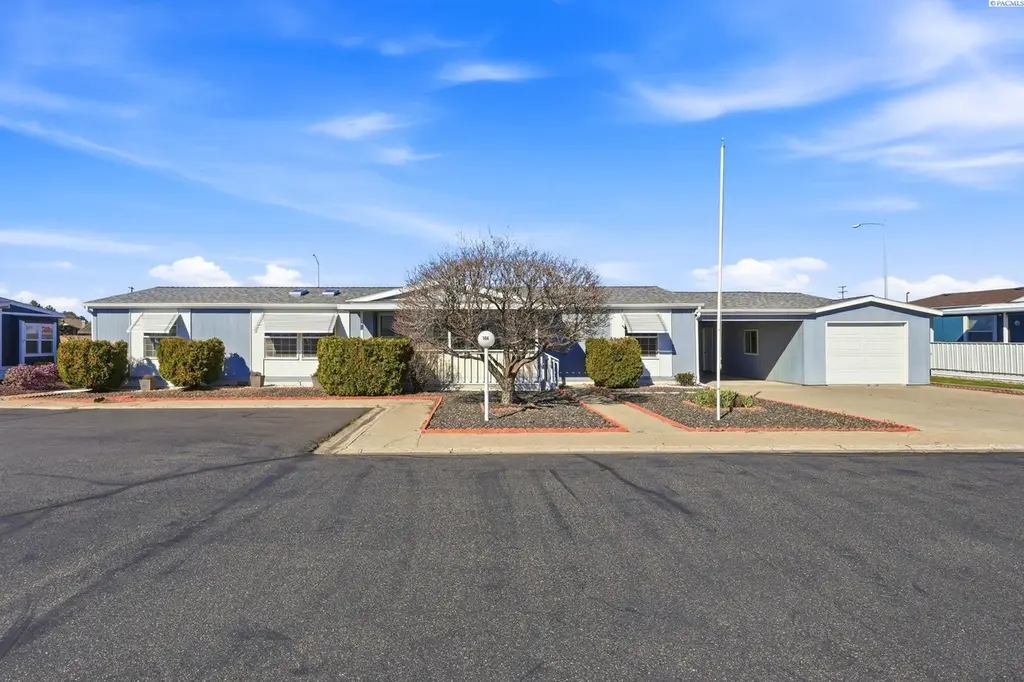 312 S Columbia Center Blvd. #104 Blvd #104