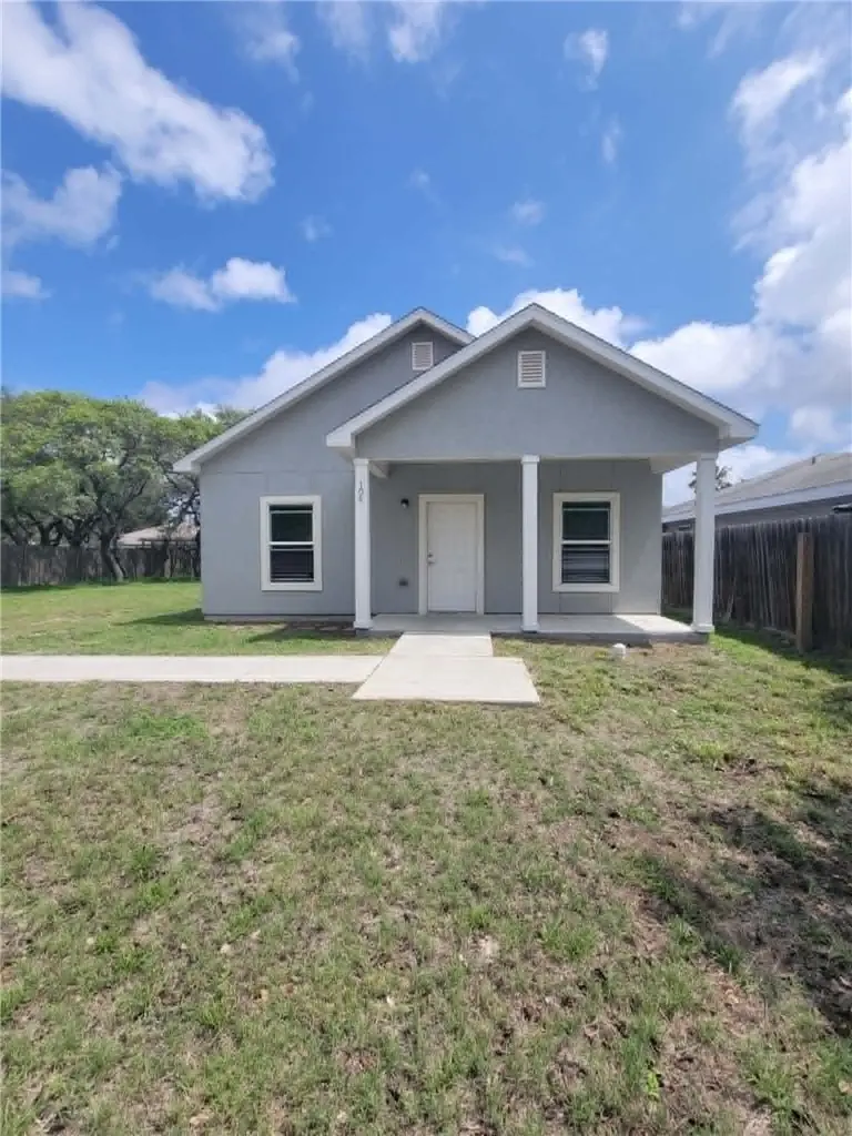 104 Pelican Ave