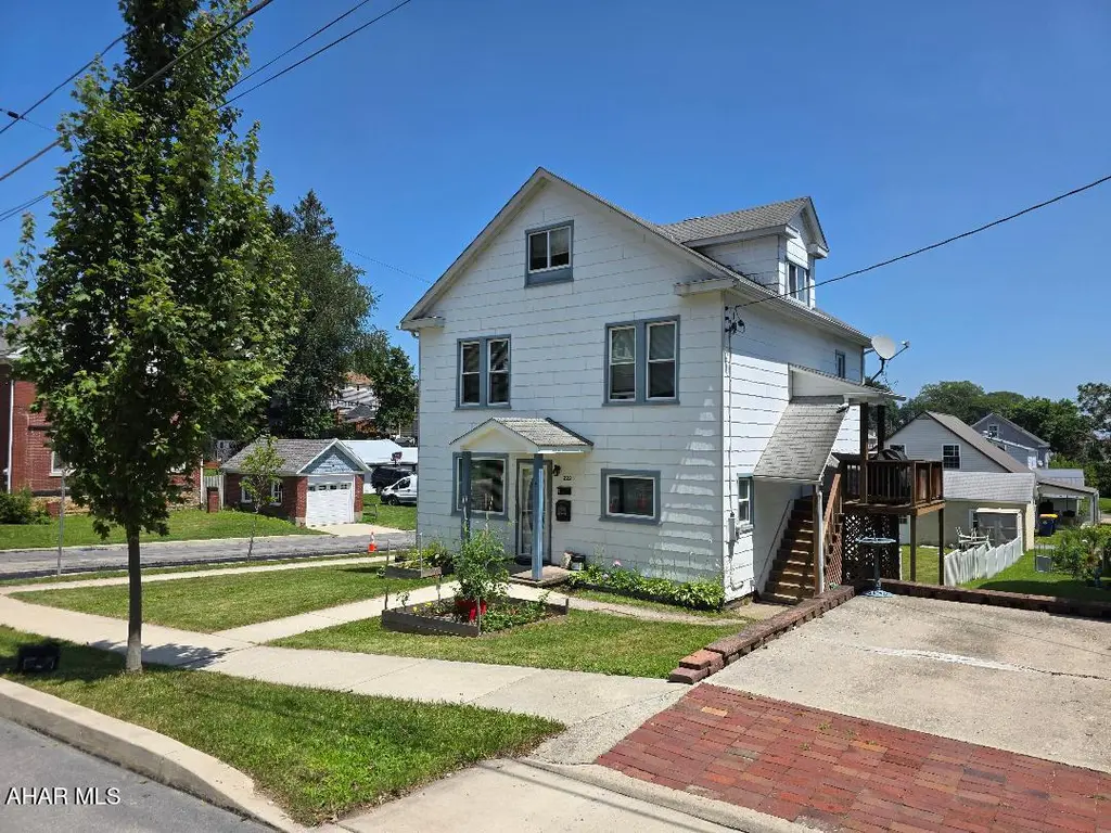 222 N Caroline St