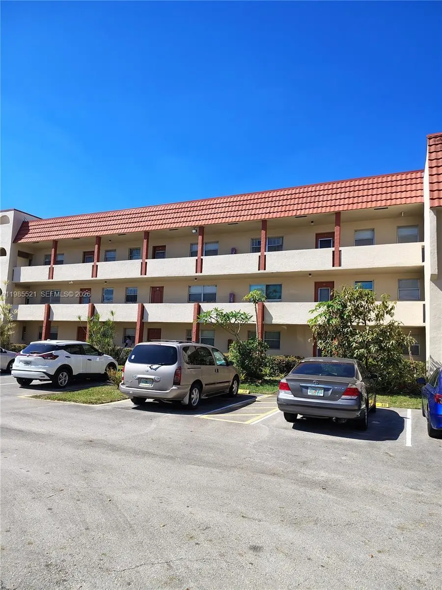 3051 E Sunrise Lakes Dr #210