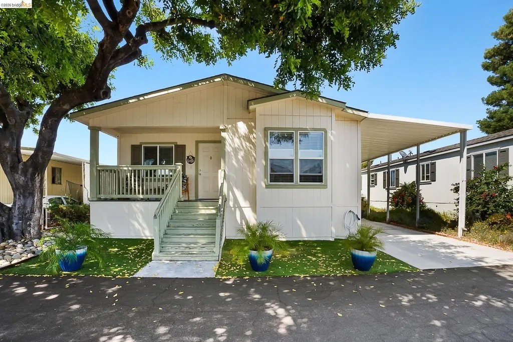 156 Tiki Ln