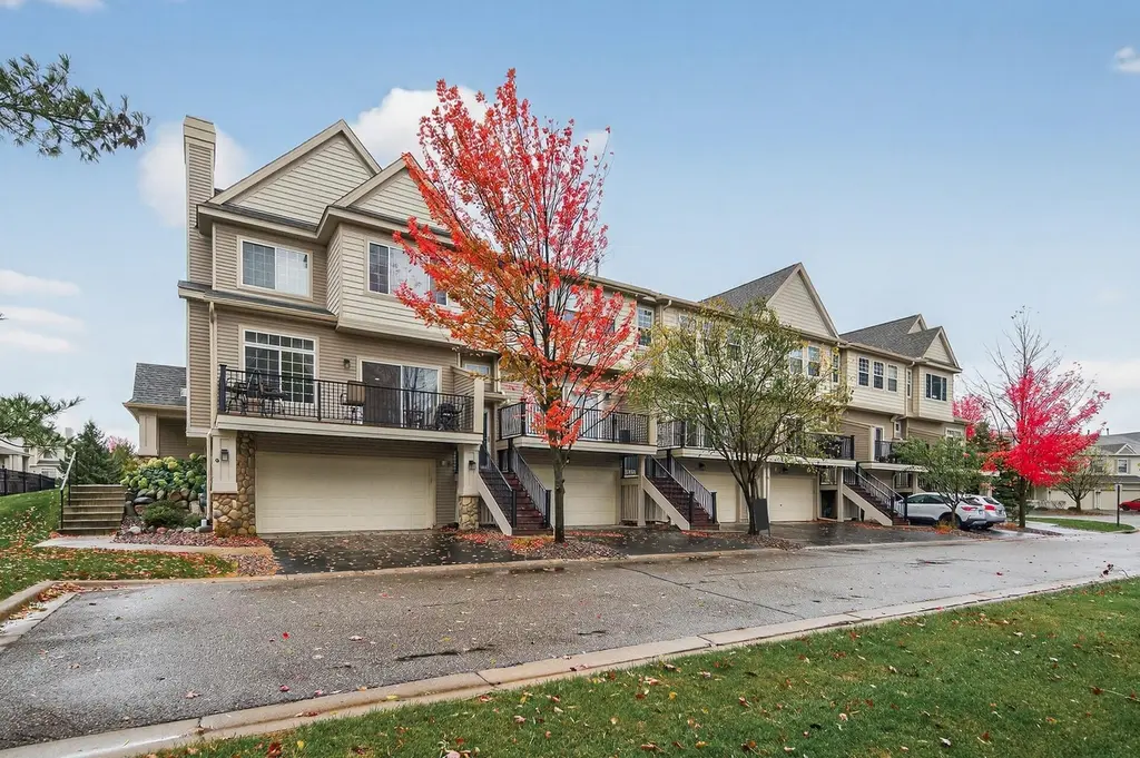 11221 Aberdeen St NE Unit I