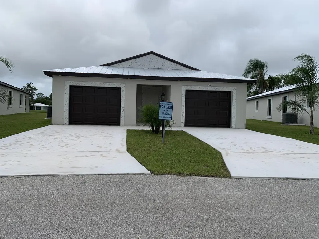 41 La Villa Way