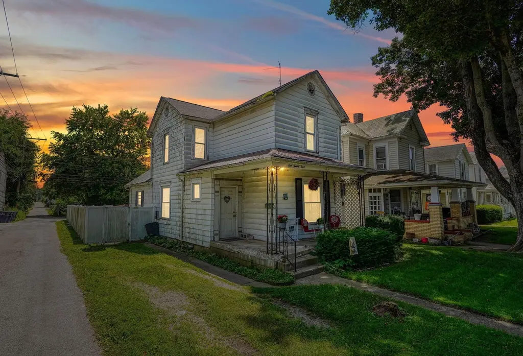 124 Wyandotte St