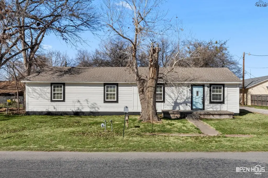 106 E Williams Dr