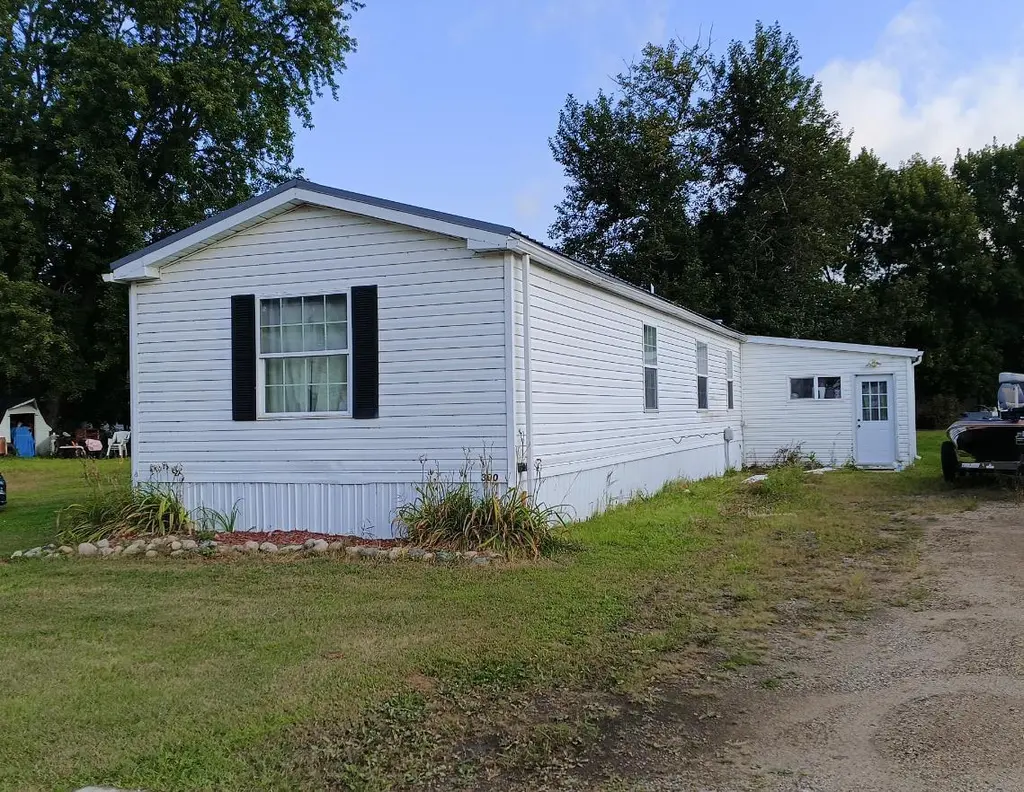 300 Main St E #1