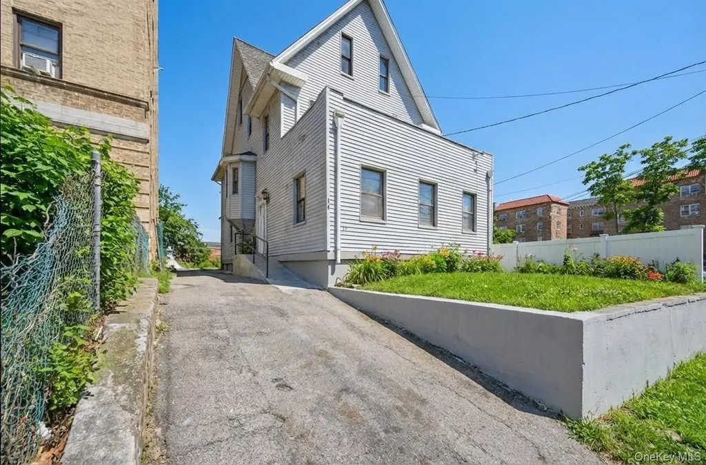 14 Rich Ave