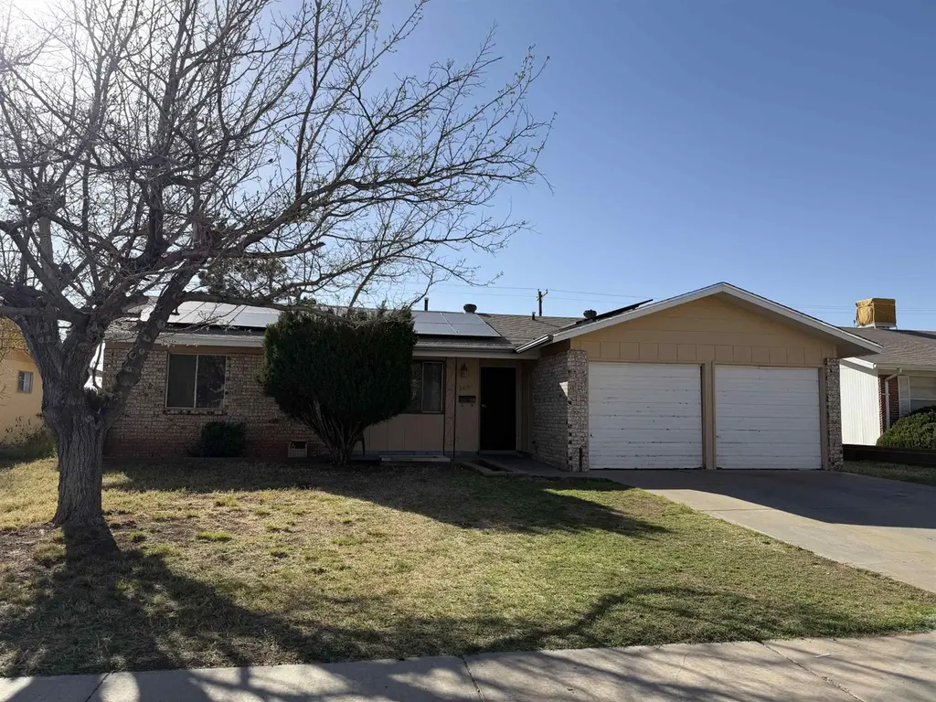 2001 Crescent Dr