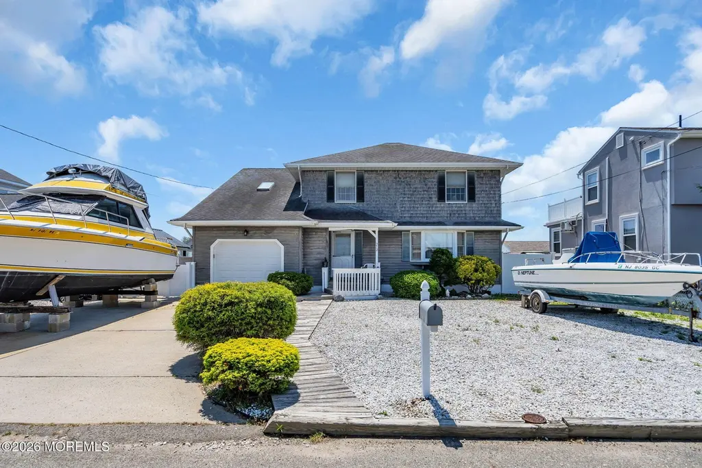 212 Cypress Dr