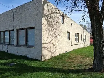 601 W 4th St