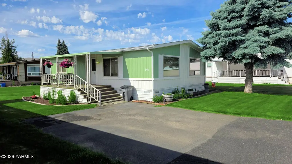 55 W Washington Ave #141