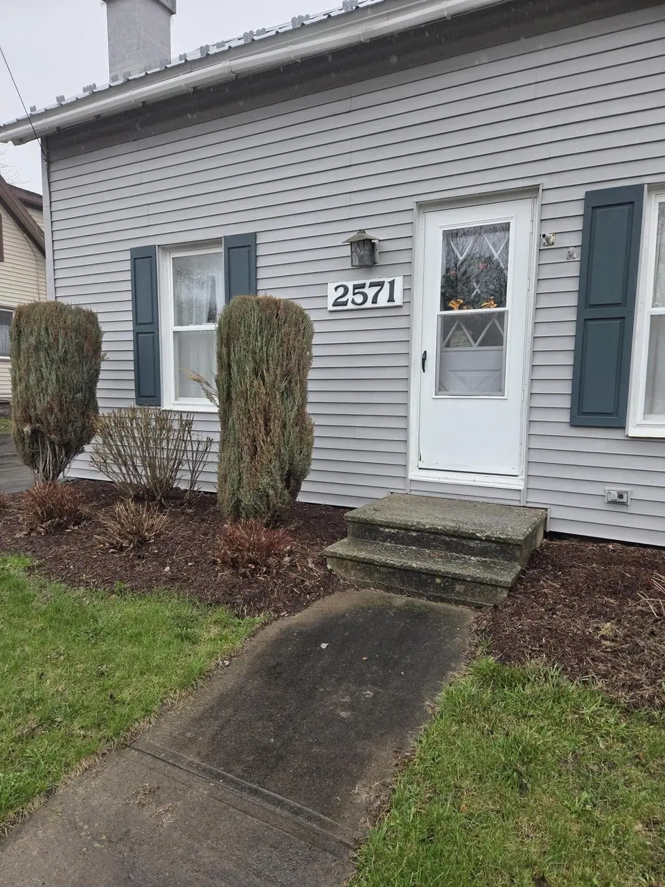 2571 Chateaugay St