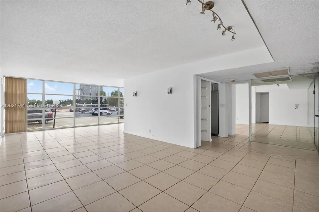 2000 Atlantic Shores Blvd #120