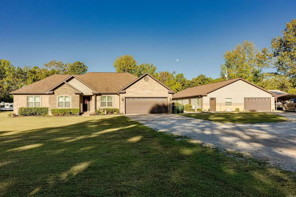 137 County Road 765