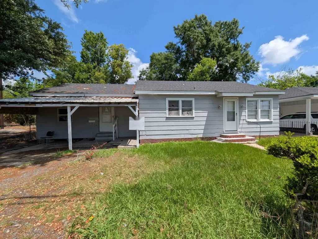 7351 Main St