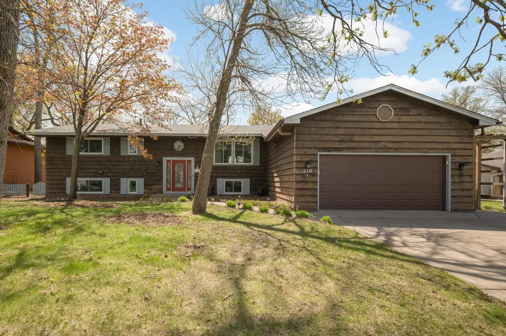 216 Lowell Rd